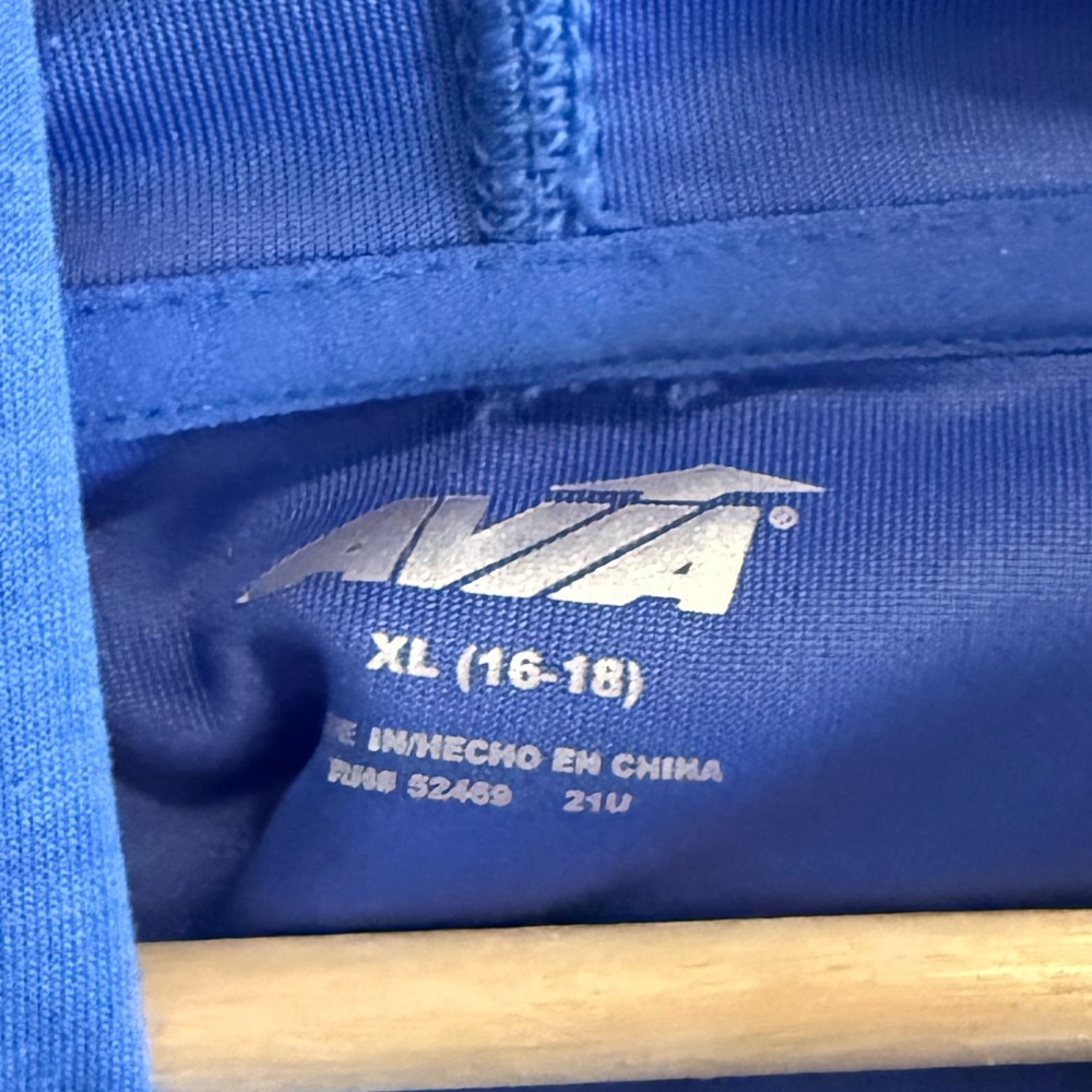 Avía Blue Hoodie - Picture 6 of 6
